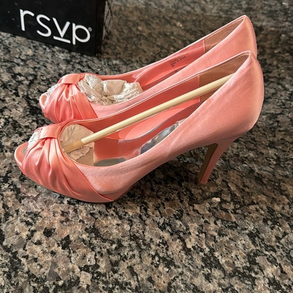 RSVP Rachel -Julie Lynn Blush peep toe heel NIB 9 - Picture 4 of 12